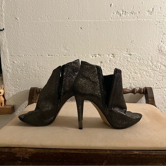 Guess 7.5 Metallic Bootie Heels - Picture 2 of 7